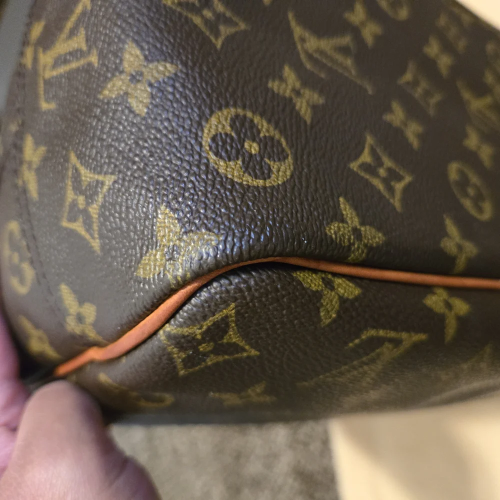 Authentic Louis Vuitton Deauville Monogram Canvas Handbag - Picture 8 of 16
